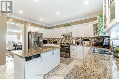 139 Haymer Drive, Vaughan, ON - Indoor Photo Showing Kitchen With Double Sink With Upgraded Kitchen