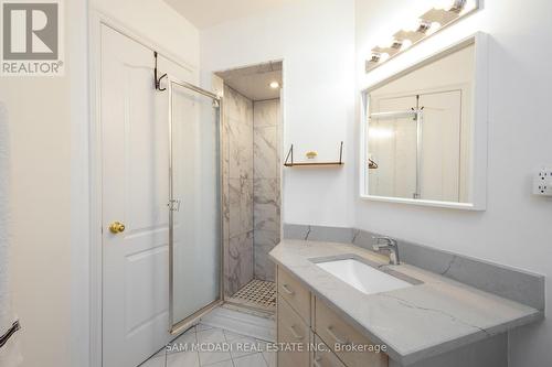 5465 Shorecrest Crescent, Mississauga, ON - Indoor Photo Showing Bathroom