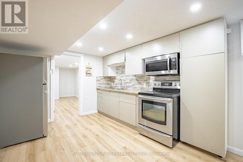 60 Pearce Avenue E, St. Catharines, ON - Indoor Photo Showing Kitchen With Stainless Steel Kitchen