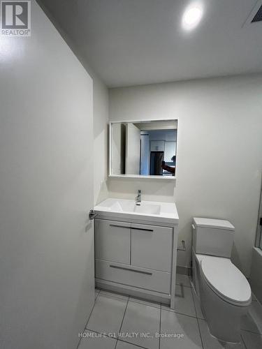 522 - 212 Kingwilliams Street, Hamilton, ON - Indoor Photo Showing Bathroom