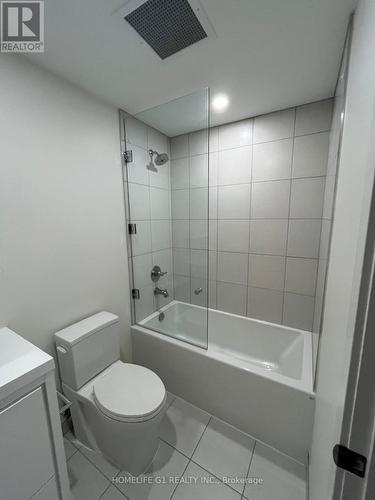 522 - 212 Kingwilliams Street, Hamilton, ON - Indoor Photo Showing Bathroom