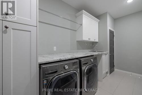 1257 Eagletrace Drive, London, ON - Indoor Photo Showing Laundry Room