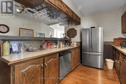 15099 Sixteen Mile Road, Middlesex Centre, ON - Indoor Photo Showing Kitchen