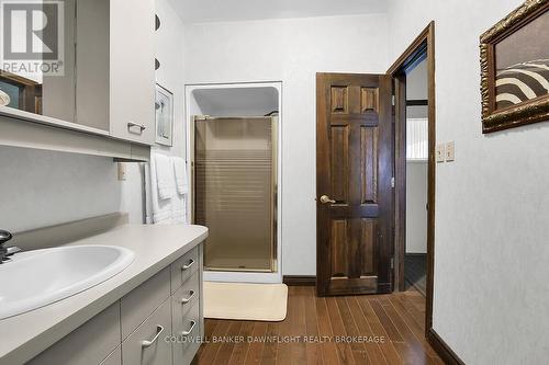 15099 Sixteen Mile Road, Middlesex Centre, ON - Indoor Photo Showing Bathroom