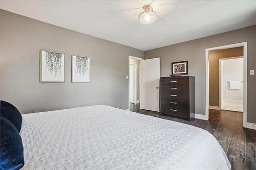 25 Orchard Parkway, Grimsby, ON - Indoor Photo Showing Bedroom