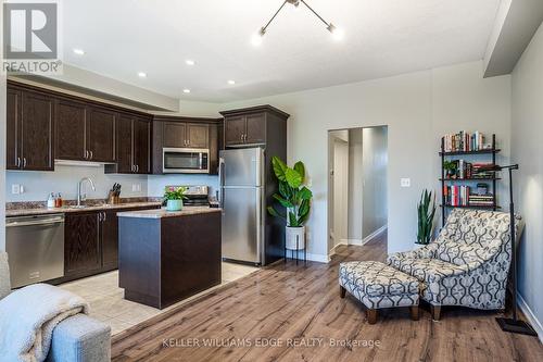 18 Browview Drive, Hamilton, ON - Indoor Photo Showing Kitchen