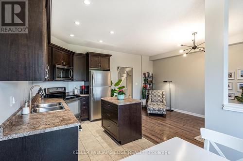 18 Browview Drive, Hamilton, ON - Indoor Photo Showing Kitchen With Double Sink