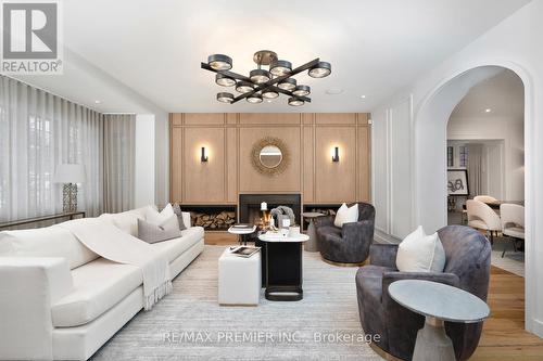 167 Rosedale Heights Drive, Toronto, ON - Indoor Photo Showing Living Room