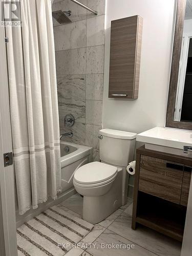 3709 - 832 Bay Street, Toronto, ON - Indoor Photo Showing Bathroom
