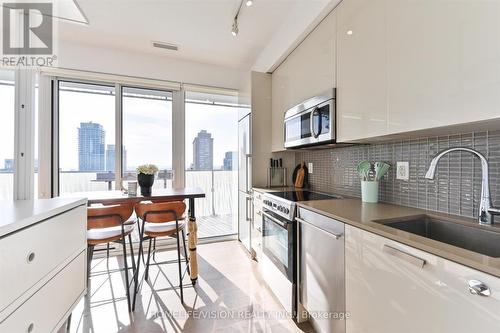 3603 - 42 Charles Street E, Toronto, ON - Indoor Photo Showing Kitchen With Upgraded Kitchen