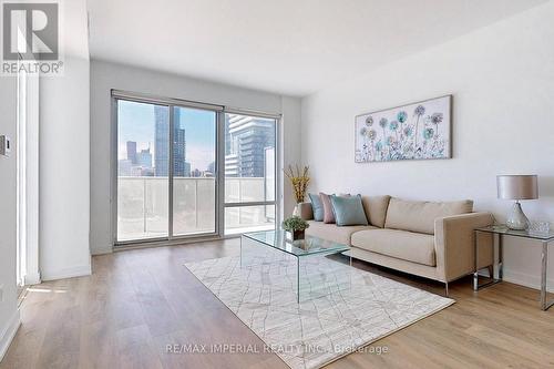 2409 - 501 Yonge Street, Toronto, ON - Indoor Photo Showing Living Room