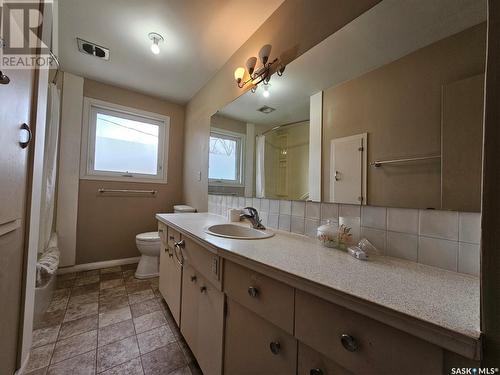 245 1St Avenue, Mankota, SK - Indoor Photo Showing Bathroom