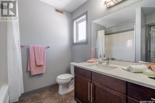 5010 Canuck Crescent, Regina, SK - Indoor Photo Showing Bathroom