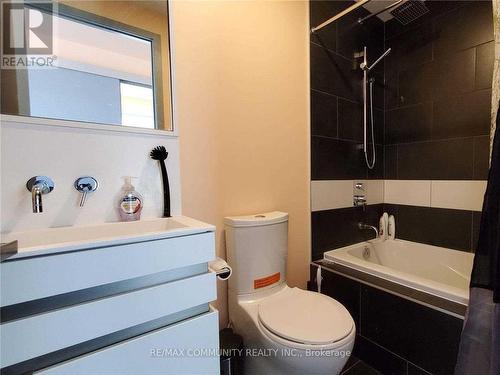 1609 - 197 Yonge Street, Toronto, ON - Indoor Photo Showing Bathroom