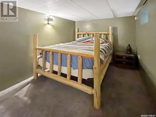 358 3Rd Street, Gull Lake, SK - Indoor Photo Showing Bedroom