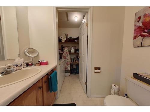 3 - 2504 12Th Street N, Cranbrook, BC - Indoor Photo Showing Bathroom