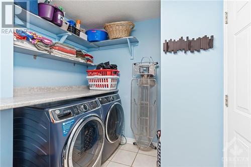 32 Sawgrass Circle, Ottawa, ON - Indoor Photo Showing Laundry Room