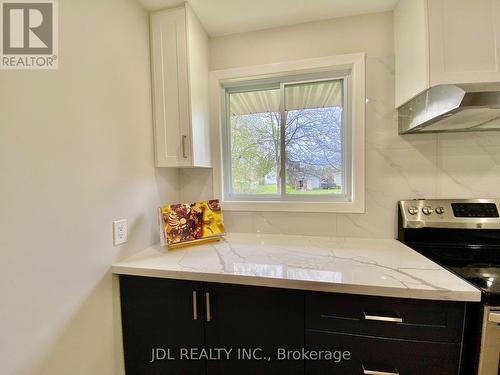 1180 Belvedere Avenue, Oshawa, ON - Indoor Photo Showing Kitchen