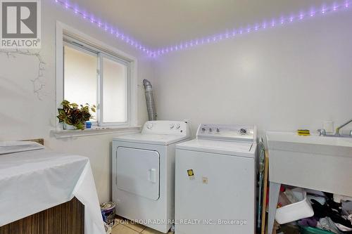 1088 Atwater Avenue, Mississauga, ON - Indoor Photo Showing Laundry Room
