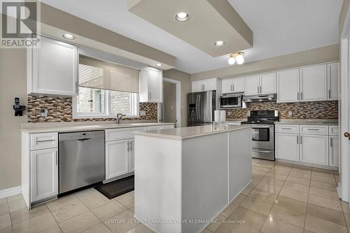 19 Thirlmere Road, London, ON - Indoor Photo Showing Kitchen With Upgraded Kitchen