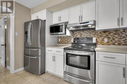 19 Thirlmere Road, London, ON - Indoor Photo Showing Kitchen