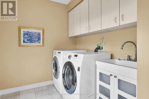 19 Thirlmere Road, London, ON - Indoor Photo Showing Laundry Room