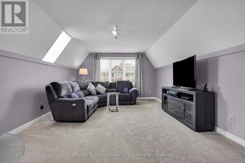 19 Thirlmere Road, London, ON - Indoor Photo Showing Living Room