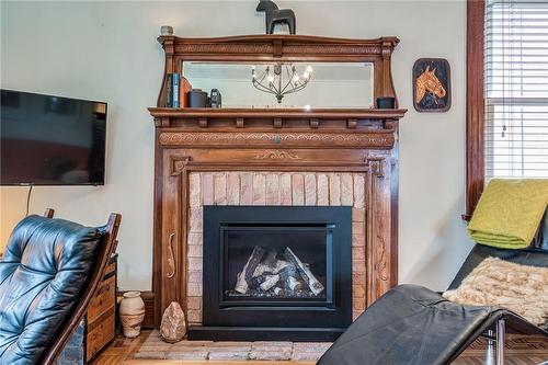 4629 Ellis Street, Niagara Falls, ON - Indoor Photo Showing Living Room With Fireplace