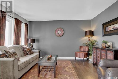 2310 Mahony Crescent, Regina, SK - Indoor Photo Showing Living Room