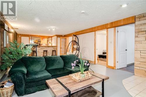 21410 County Rd 10 Road, Alexandria, ON - Indoor Photo Showing Living Room