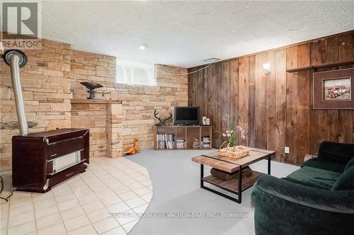 21410 County Rd 10 Road, Alexandria, ON - Indoor Photo Showing Living Room