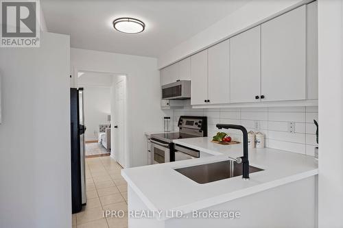 128 Lowther Avenue, Richmond Hill, ON - Indoor Photo Showing Kitchen