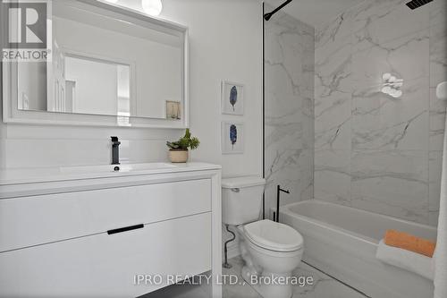 128 Lowther Avenue, Richmond Hill, ON - Indoor Photo Showing Bathroom
