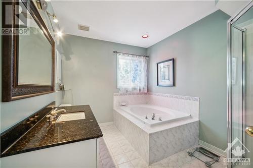 562 Wild Shore Crescent, Ottawa, ON - Indoor Photo Showing Bathroom