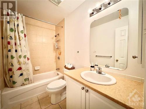 1162 Halton Terrace, Ottawa, ON - Indoor Photo Showing Bathroom