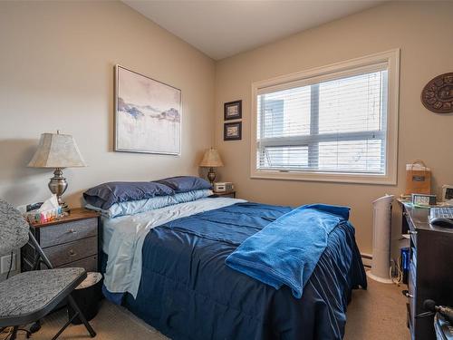 106-3010 35 Street, Vernon, BC - Indoor Photo Showing Bedroom