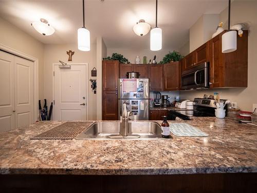 106-3010 35 Street, Vernon, BC - Indoor Photo Showing Kitchen With Double Sink
