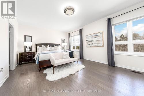 110 Conklin Crescent, Aurora, ON - Indoor Photo Showing Bedroom