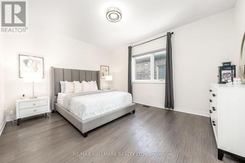 110 Conklin Crescent, Aurora, ON - Indoor Photo Showing Bedroom