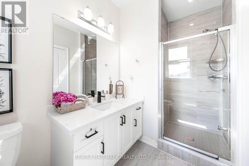 110 Conklin Crescent, Aurora, ON - Indoor Photo Showing Bathroom