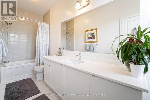 229 Huguenot Road, Oakville, ON - Indoor Photo Showing Bathroom