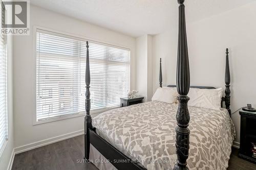 229 Huguenot Road, Oakville, ON - Indoor Photo Showing Bedroom