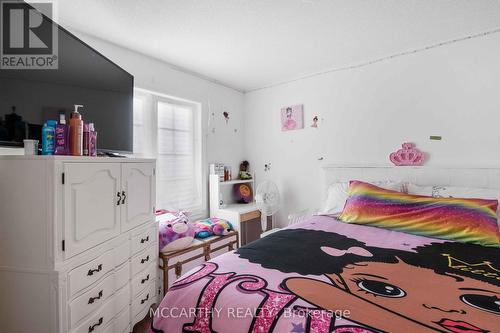 135 Seeley Avenue, Southgate, ON - Indoor Photo Showing Bedroom