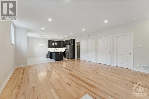 735 Dearborn Private Unit#D, Ottawa, ON - Indoor
