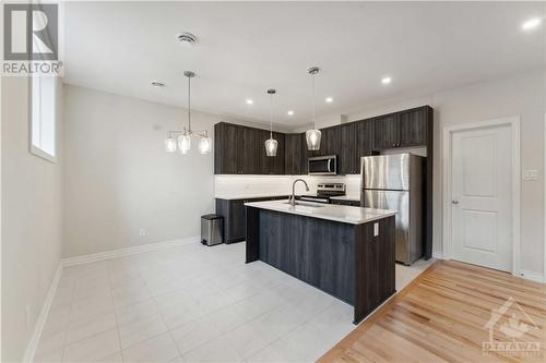 735 Dearborn Private Unit#D, Ottawa, ON - Indoor Photo Showing Kitchen With Upgraded Kitchen