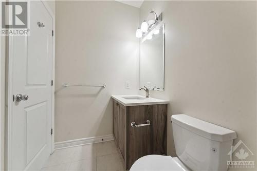 735 Dearborn Private Unit#D, Ottawa, ON - Indoor Photo Showing Bathroom