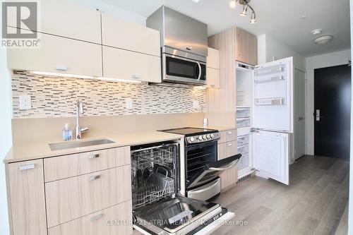 1303 - 290 Adelaide Street W, Toronto, ON - Indoor Photo Showing Kitchen With Upgraded Kitchen