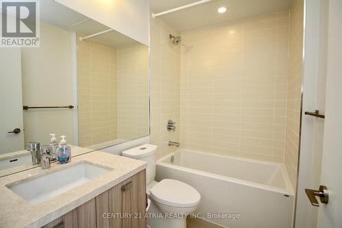 1303 - 290 Adelaide Street W, Toronto, ON - Indoor Photo Showing Bathroom