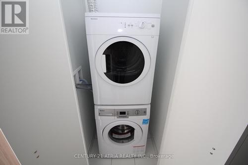 1303 - 290 Adelaide Street W, Toronto, ON - Indoor Photo Showing Laundry Room