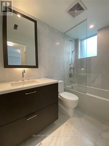 510 - 455 Wellington Street W, Toronto, ON - Indoor Photo Showing Bathroom